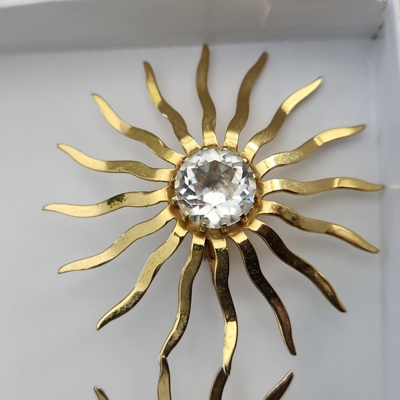 Sarah coventry vintage starburst clip on earrings, Sunburst - Picture 3 of 8